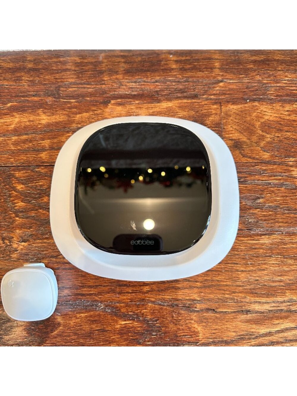 EUC, Ecobee Smart Thermostat With Room Sensor & Wall Mount - Black/White - Energ